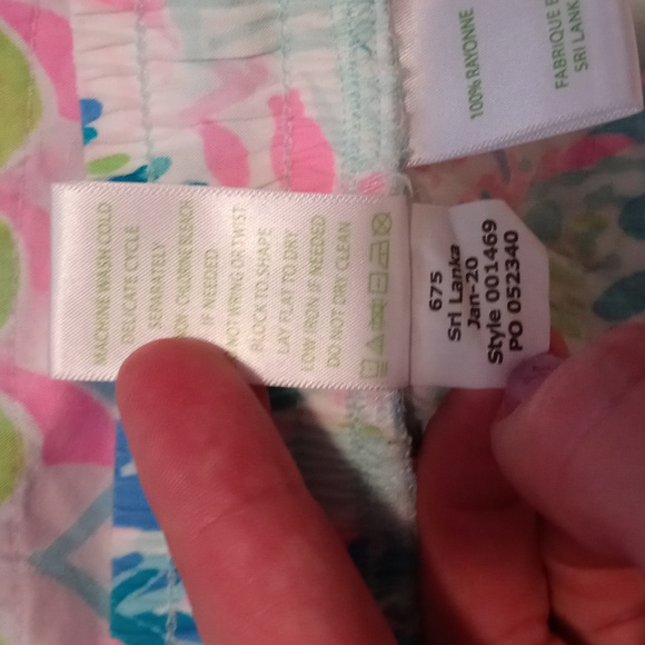 🌊HTF Lilly Pulitzer🌊 - Katia Short - Picture 11 of 15